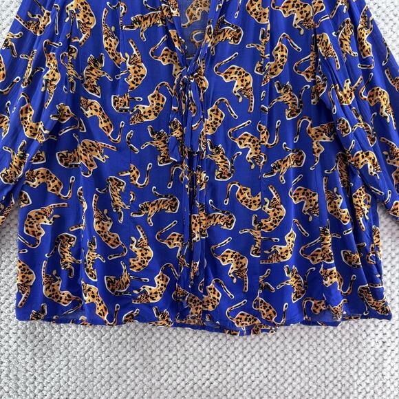 17 of 52 Conversations by Anthropologie Top Womens 16 Blue Orange Cheetah Button - Picture 4 of 13